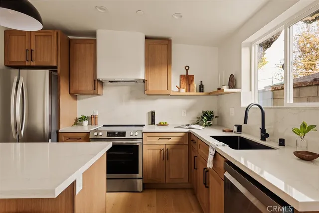 $1,889,000 | 6441 Satsuma Avenue, North Hollywood, CA 91606