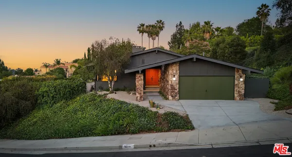 $2,195,000 | 4650 Ellenita Avenue, Tarzana, CA 91356