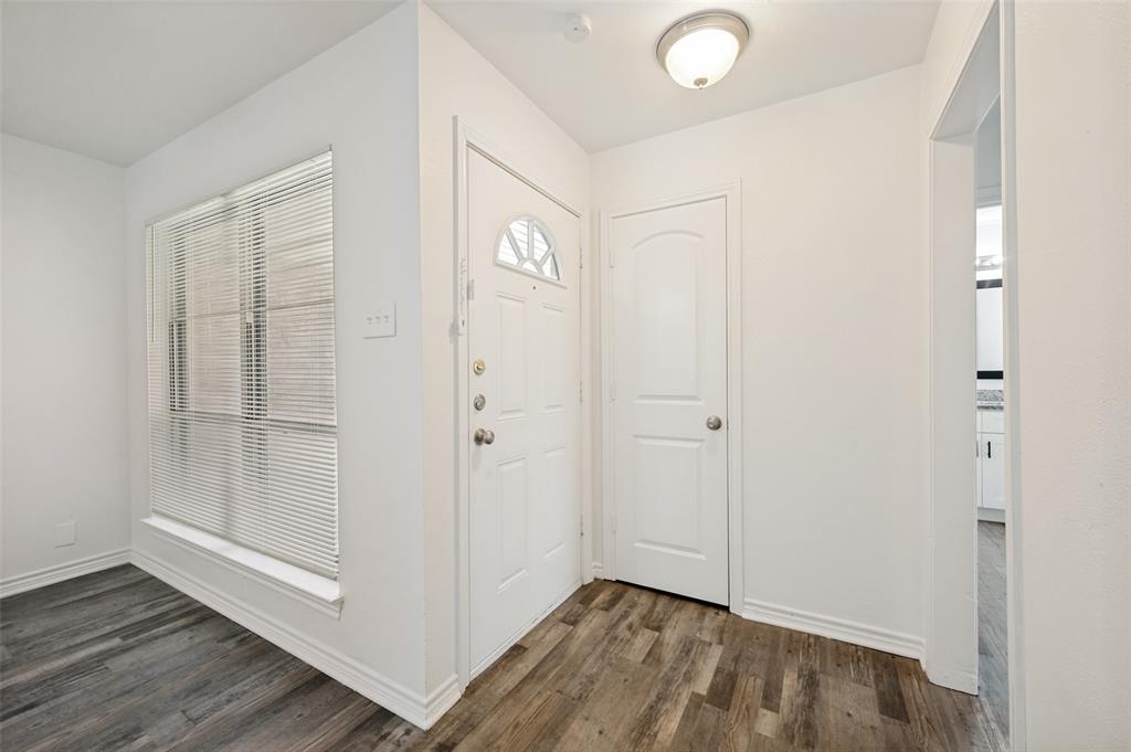 706 Goodyear Street Irving, TX 75062 - Photo 3 of 24