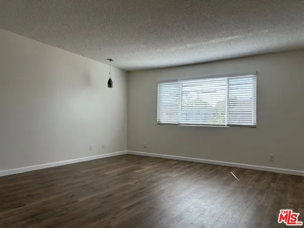 $5,985 | 36 Brooks Avenue, Unit D, Venice, CA 90291