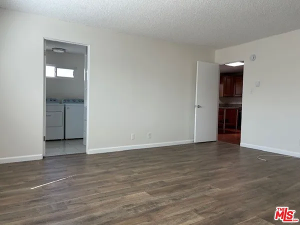 $5,985 | 36 Brooks Avenue, Unit D, Venice, CA 90291