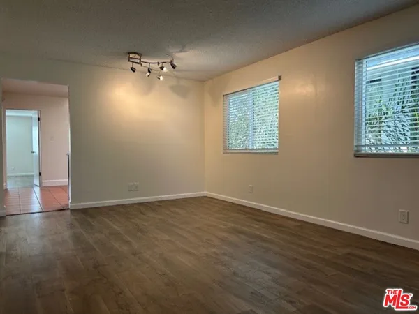 $5,985 | 36 Brooks Avenue, Unit D, Venice, CA 90291