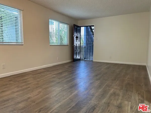 $5,985 | 36 Brooks Avenue, Unit D, Venice, CA 90291