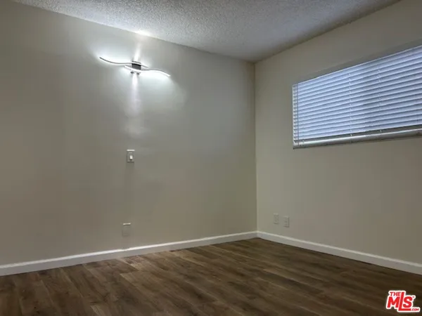 $5,985 | 36 Brooks Avenue, Unit D, Venice, CA 90291