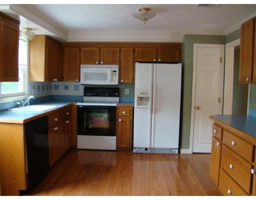 29 Jionzo Road Milford, MA 01757 - Photo 6 of 7 Gallery Image 6