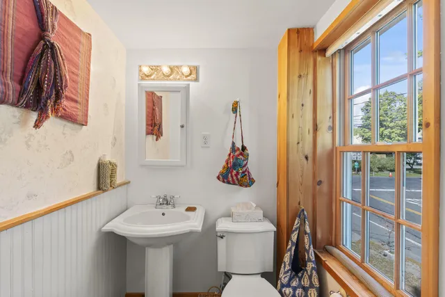 $575,000 | 14 Main Street, Mount Vernon, ME 04352