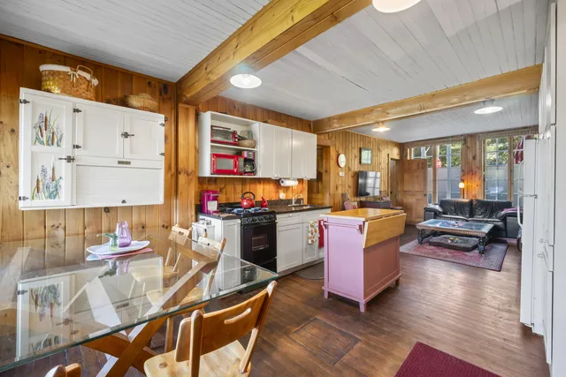 $575,000 | 14 Main Street, Mount Vernon, ME 04352