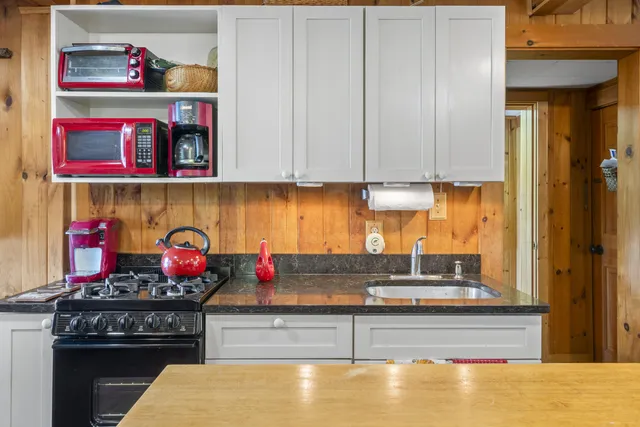 $575,000 | 14 Main Street, Mount Vernon, ME 04352