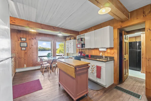 $575,000 | 14 Main Street, Mount Vernon, ME 04352