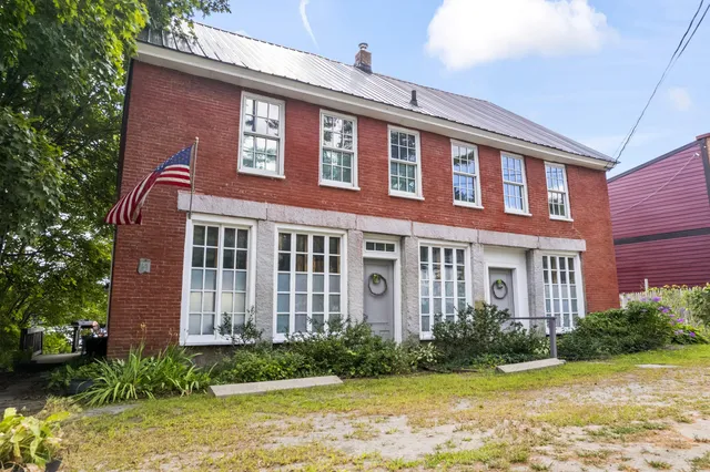 $575,000 | 14 Main Street, Mount Vernon, ME 04352