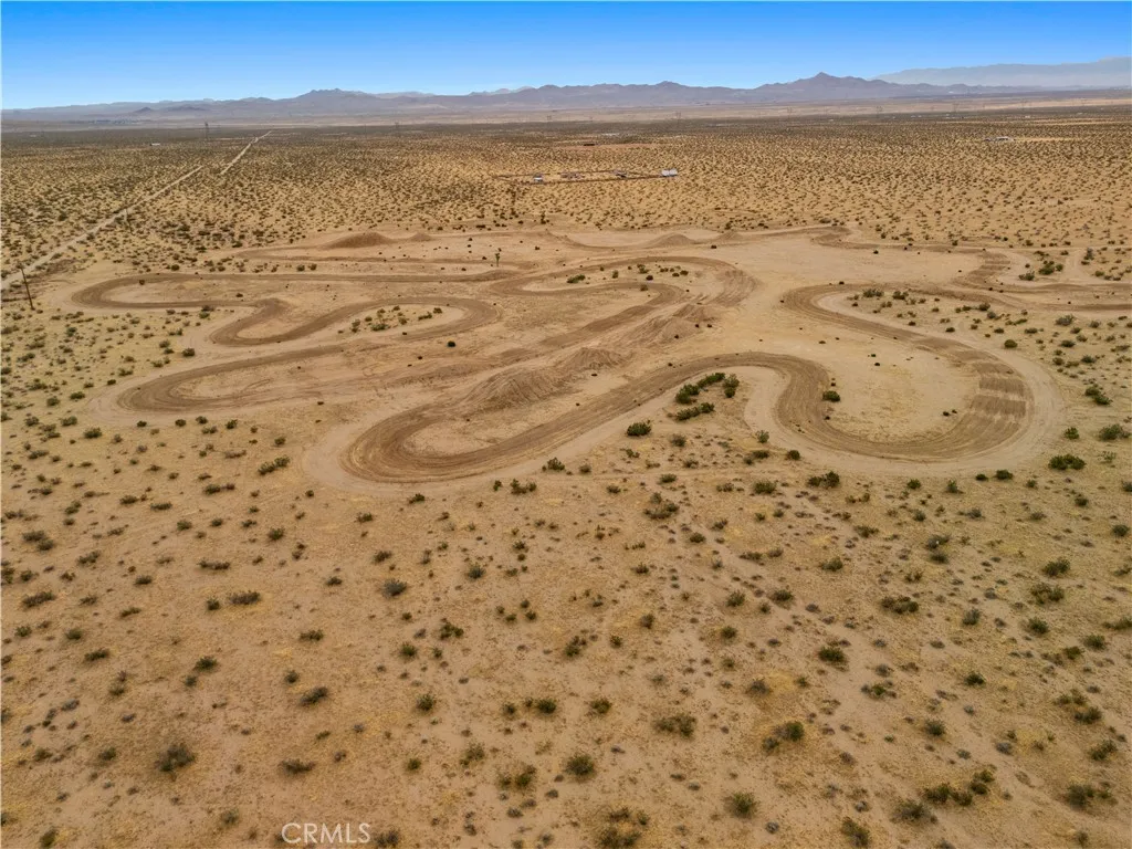 4625813 Drifting Sands Road Adelanto, CA 92301 - Photo 7 of 20