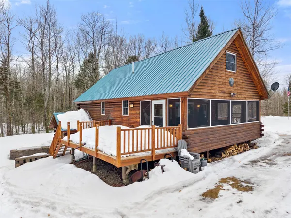 $269,000 | 25 Wisdom Road, Island Falls, ME 04747