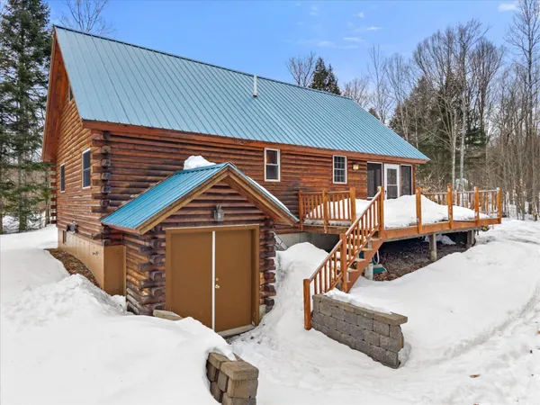 $269,000 | 25 Wisdom Road, Island Falls, ME 04747