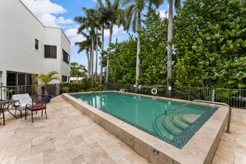 $6,200,000 | 1121 Bel Air Drive, Highland Beach, FL 33487