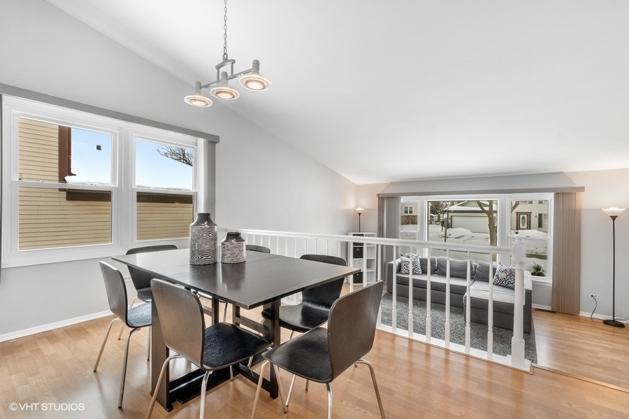 1355 Devonshire Road Buffalo Grove, IL 60089 - Photo 4 of 17