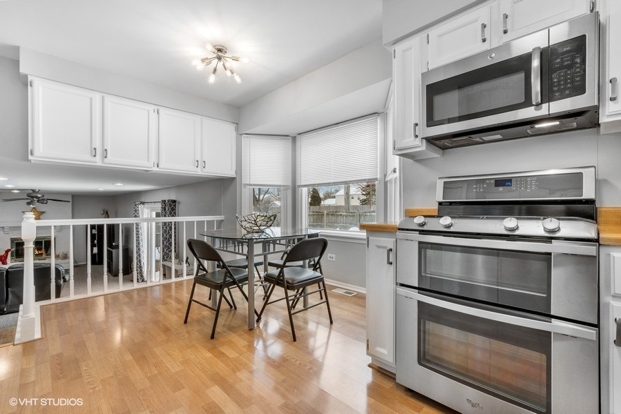 1355 Devonshire Road Buffalo Grove, IL 60089 - Photo 6 of 17