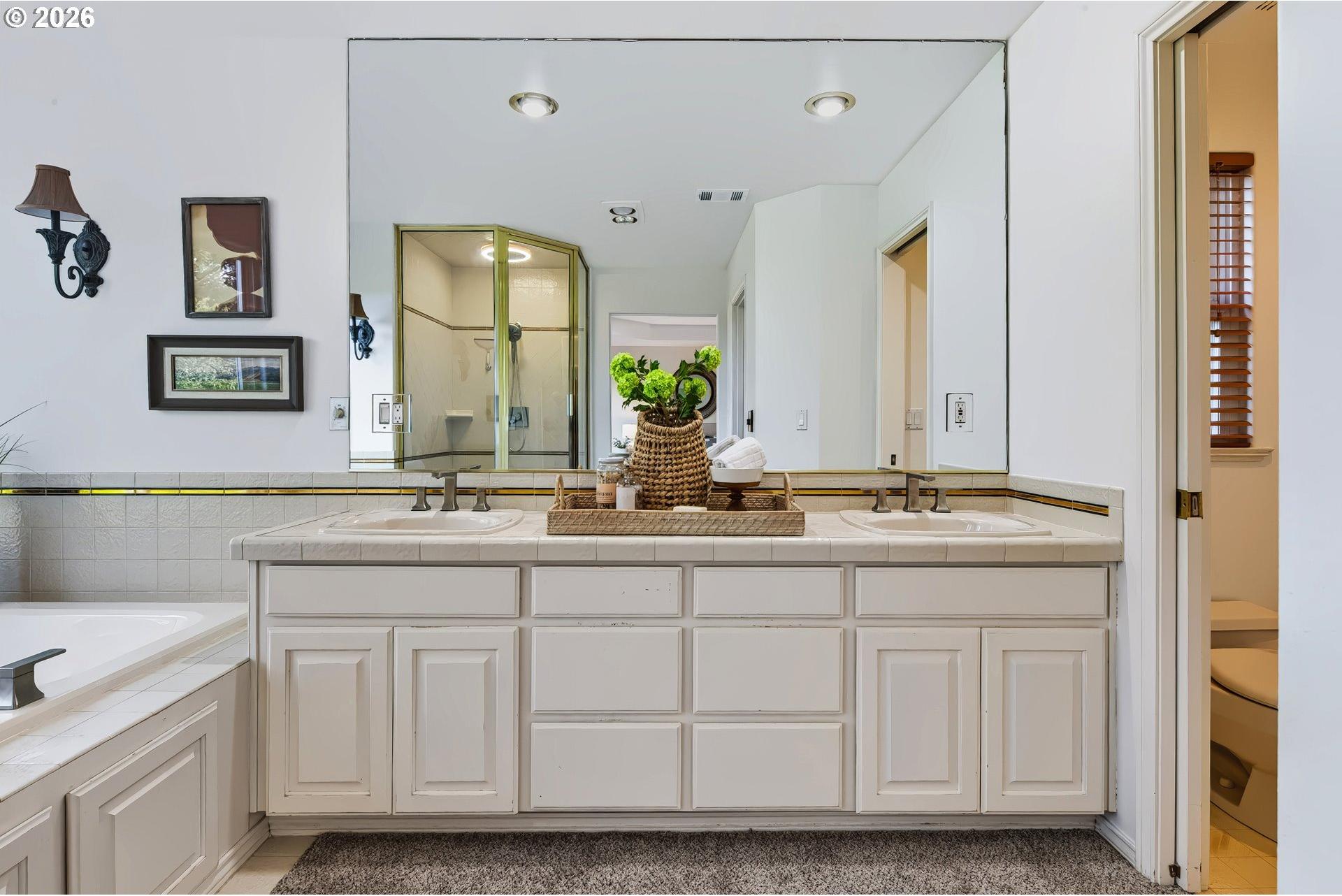 6850 Apollo Road West Linn, OR 97068 - Photo 22 of 44 Bathroom, Attached