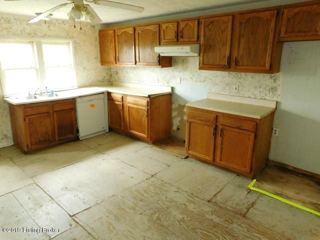 33 Dryden Road Sadieville, KY 40370 - Photo 8 of 13 Kitchen
