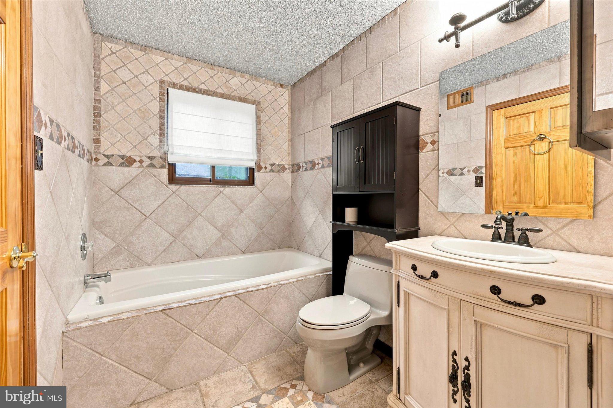 4703 B Dunbarton Road Mount Laurel, NJ 08054 - Photo 16 of 25 Full bathroom in primary suite.