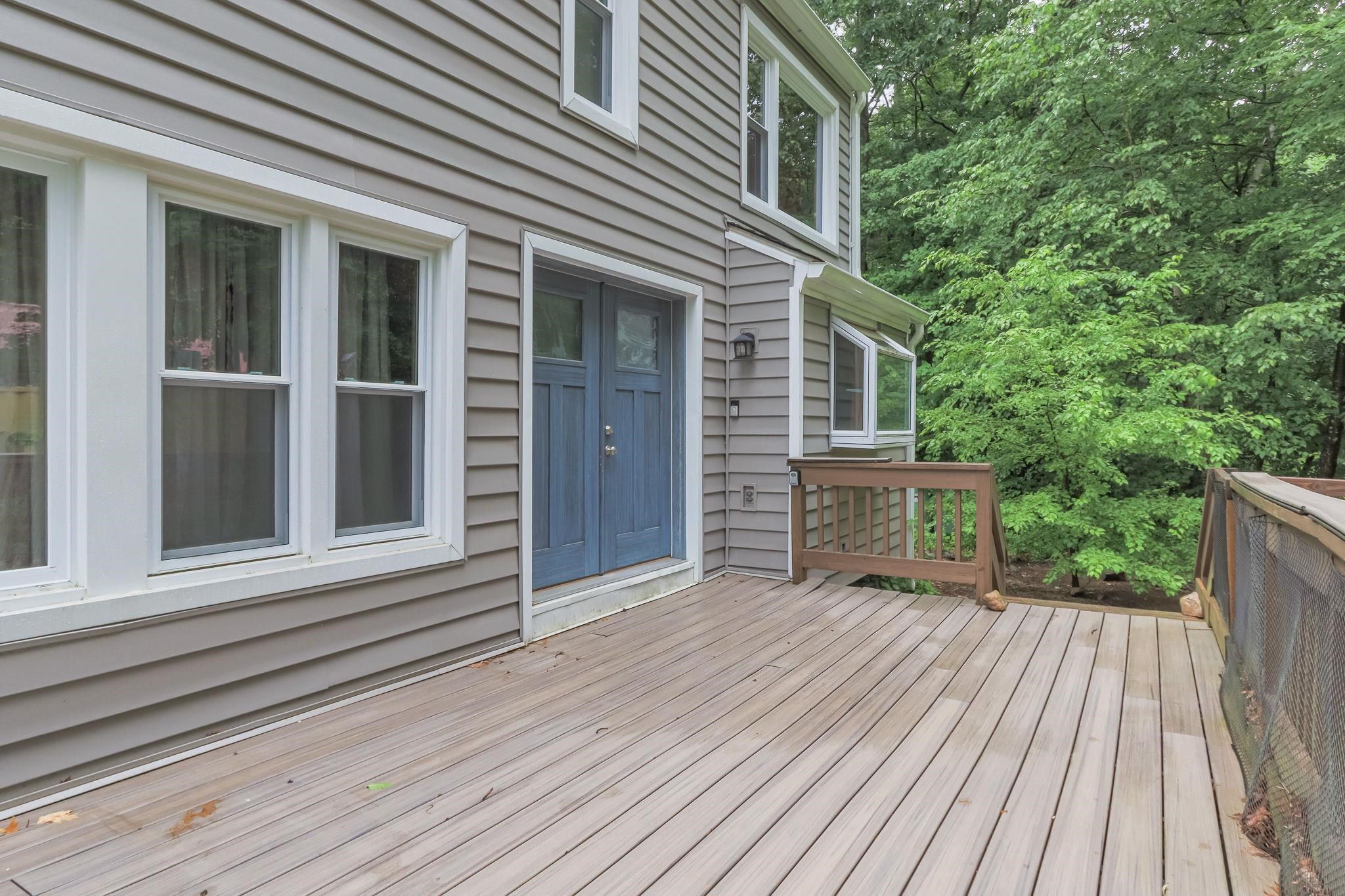 20 Redfield Circle Derry, NH 03038 - Photo 7 of 54