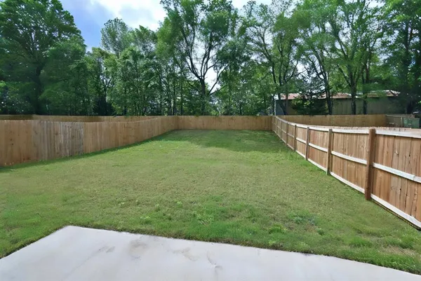 $1,900 | 200 Blue Bird Lane, Mineola, TX 75773