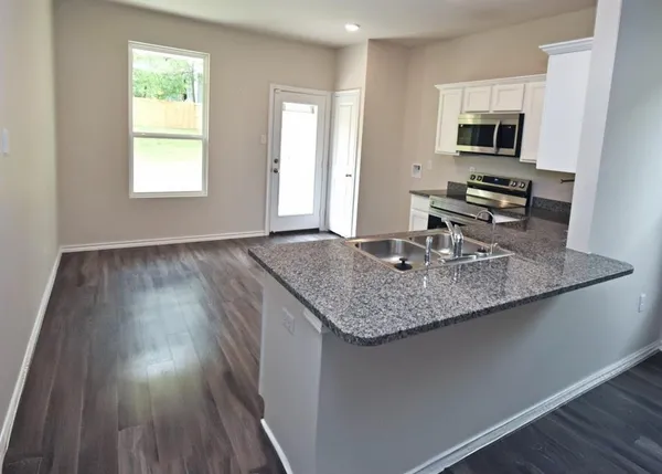 $1,900 | 200 Blue Bird Lane, Mineola, TX 75773