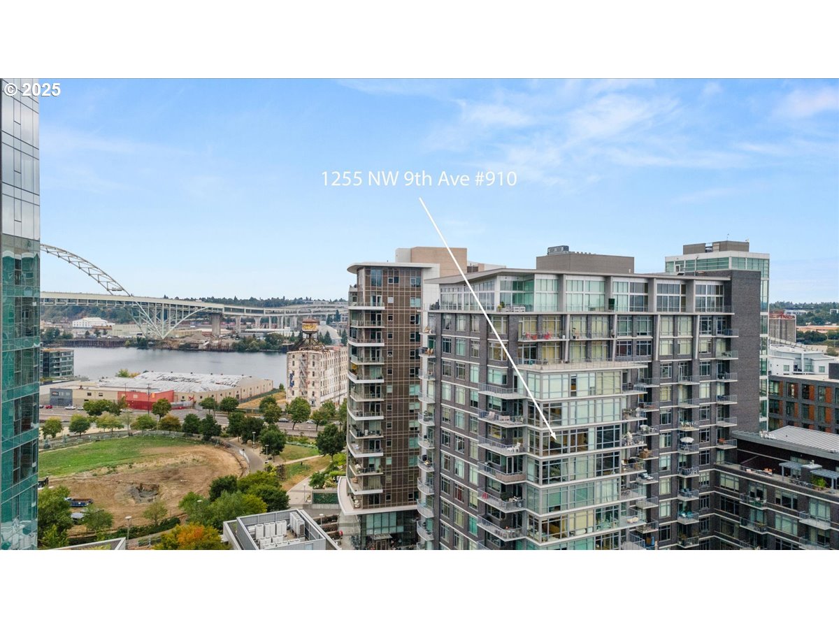 1255 Northwest 9th Avenue, Unit 910 Portland, OR 97209 - Photo 31 of 43 a view of a city