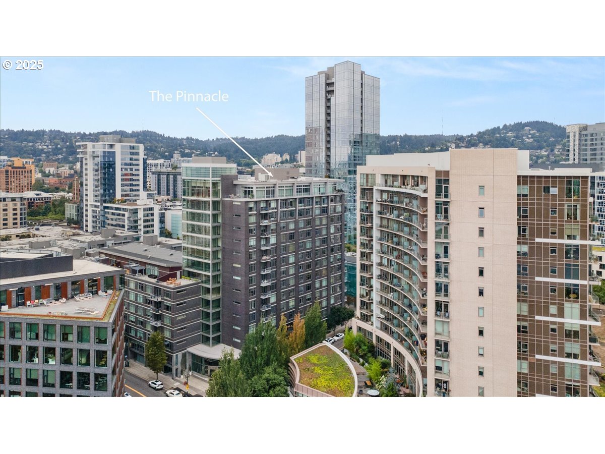 1255 Northwest 9th Avenue, Unit 910 Portland, OR 97209 - Photo 39 of 43 a picture of city view
