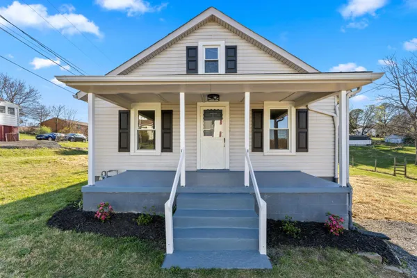$249,490 | 14 Mulberry Street, Staunton, VA 24401