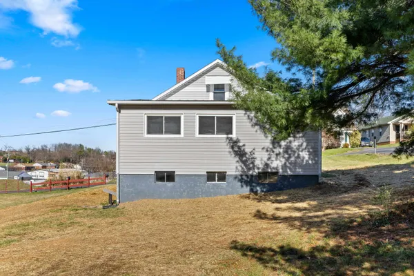 $249,490 | 14 Mulberry Street, Staunton, VA 24401