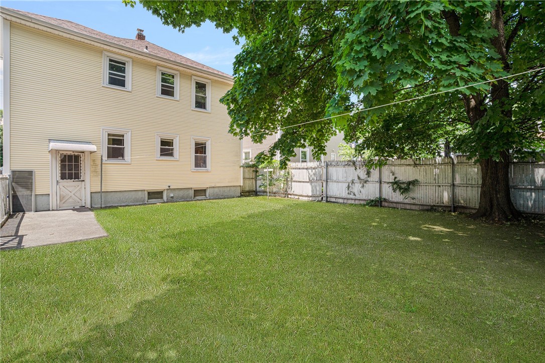 147 Tweed Street Pawtucket, RI 02861 - Photo 35 of 39
