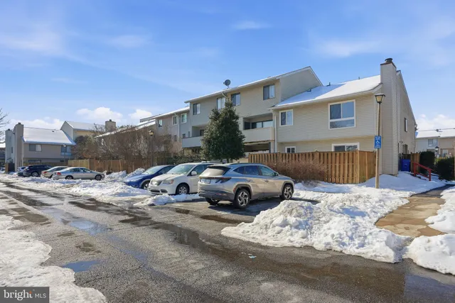 $360,000 | 8626 Village Square Drive, Unit 8626, Alexandria, VA 22309