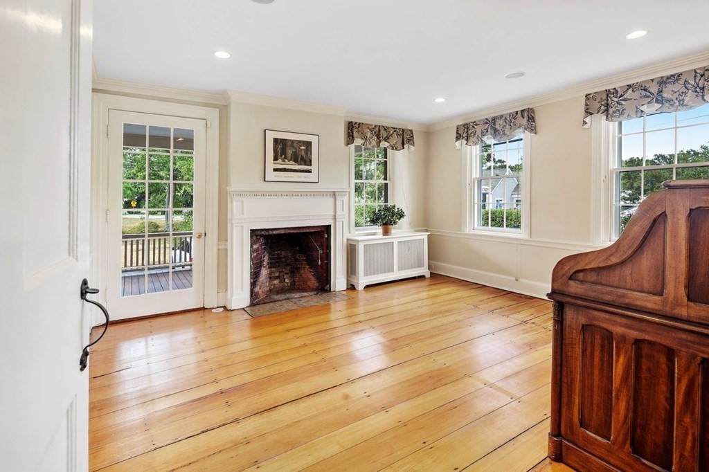 289 Main Street Hingham, MA 02043 - Photo 12 of 31