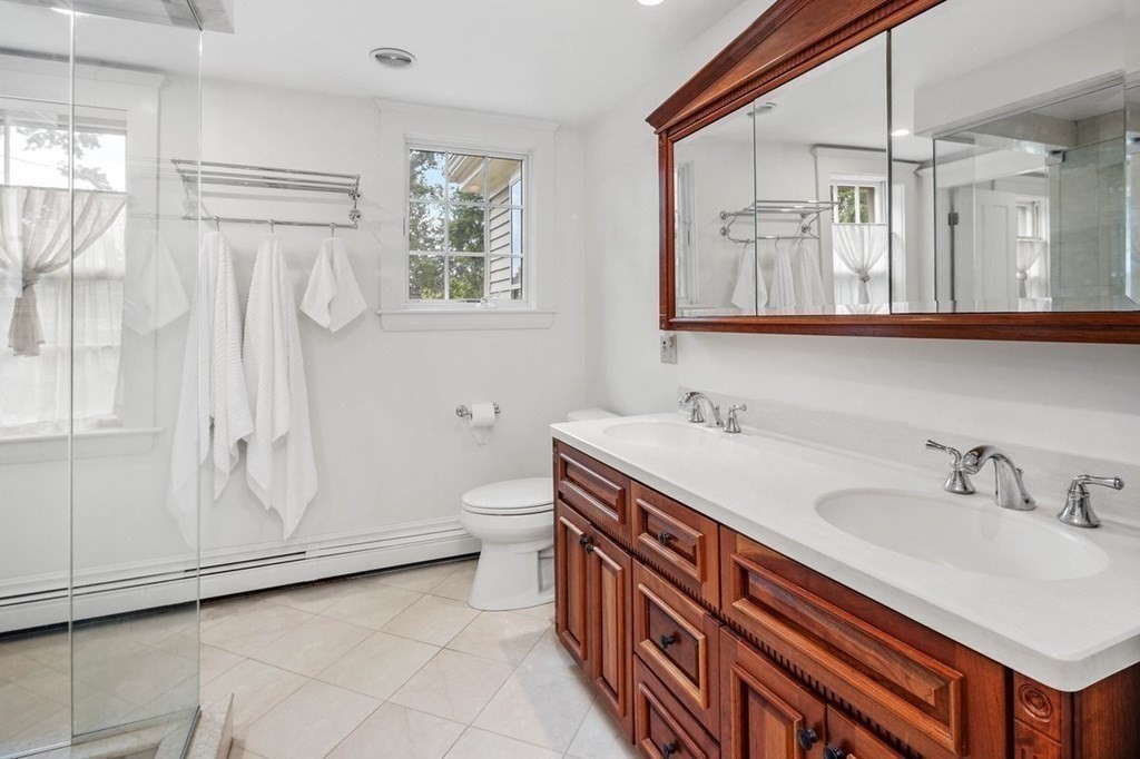 289 Main Street Hingham, MA 02043 - Photo 19 of 31