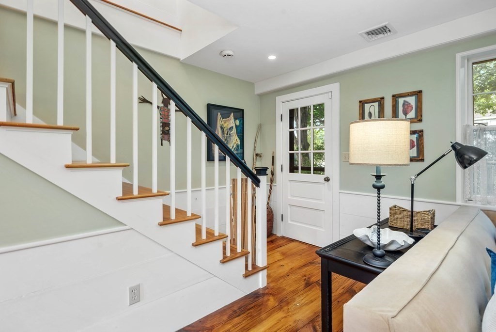 289 Main Street Hingham, MA 02043 - Photo 10 of 31