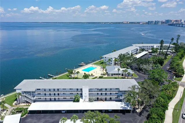 $560,000 | 771 John Ringling Boulevard, Unit 7, Sarasota, FL 34236