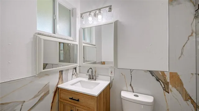 $560,000 | 771 John Ringling Boulevard, Unit 7, Sarasota, FL 34236