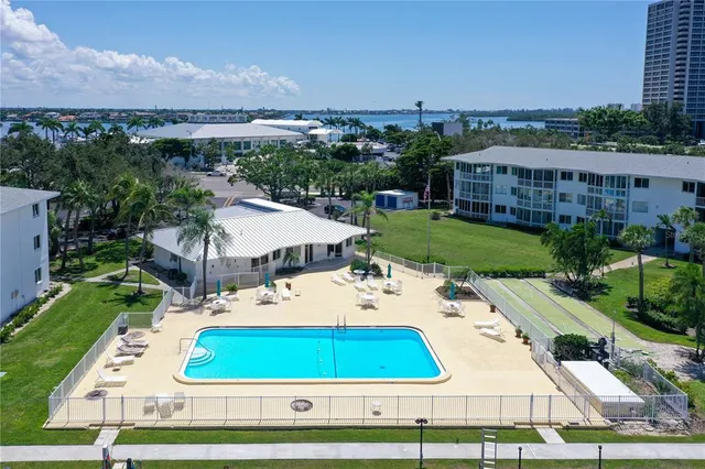 $560,000 | 771 John Ringling Boulevard, Unit 7, Sarasota, FL 34236
