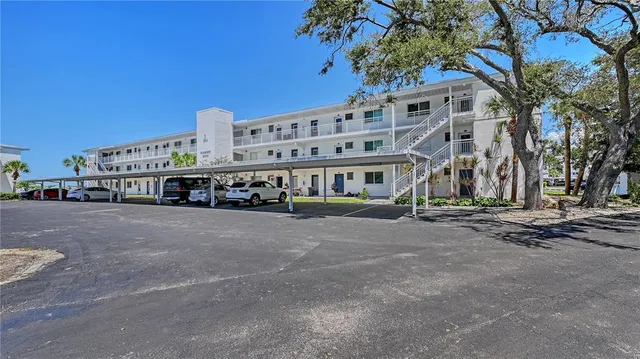 $560,000 | 771 John Ringling Boulevard, Unit 7, Sarasota, FL 34236