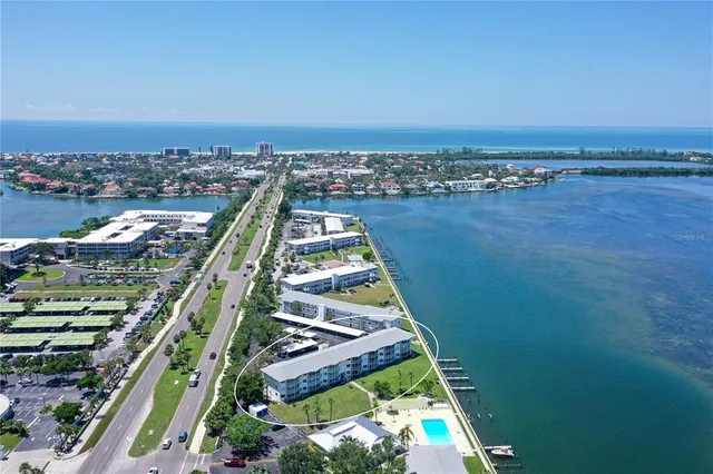 $560,000 | 771 John Ringling Boulevard, Unit 7, Sarasota, FL 34236