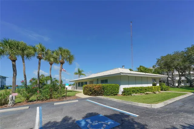 $560,000 | 771 John Ringling Boulevard, Unit 7, Sarasota, FL 34236