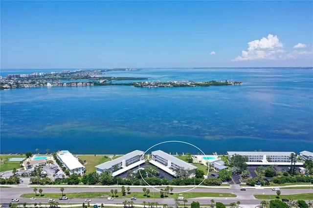 $560,000 | 771 John Ringling Boulevard, Unit 7, Sarasota, FL 34236