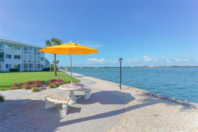 $560,000 | 771 John Ringling Boulevard, Unit 7, Sarasota, FL 34236