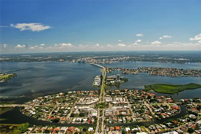 $560,000 | 771 John Ringling Boulevard, Unit 7, Sarasota, FL 34236