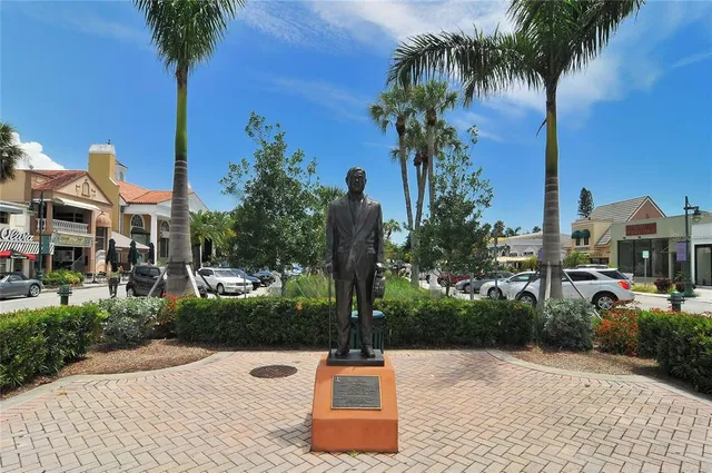 $560,000 | 771 John Ringling Boulevard, Unit 7, Sarasota, FL 34236