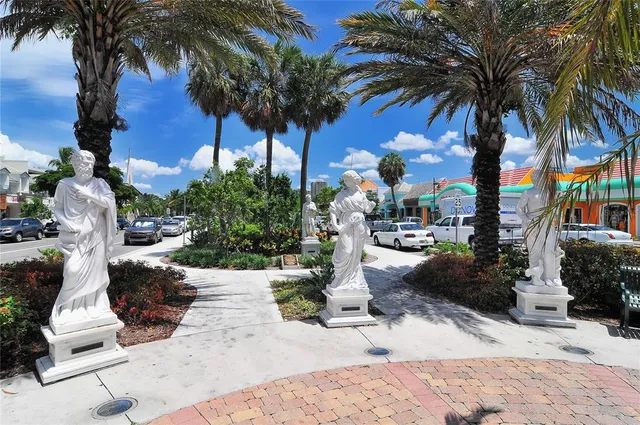 $560,000 | 771 John Ringling Boulevard, Unit 7, Sarasota, FL 34236