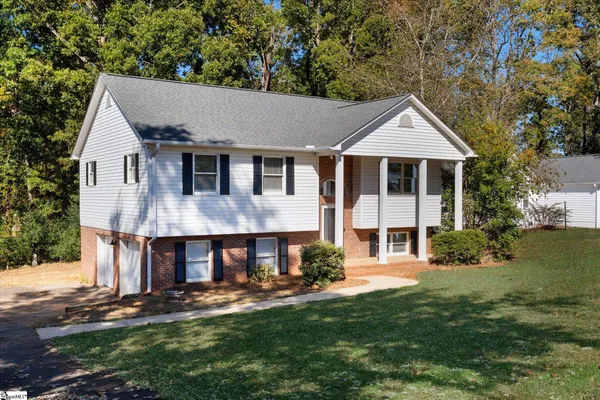 $304,900 | 130 Poplar Knoll Drive, Moore, SC 29369