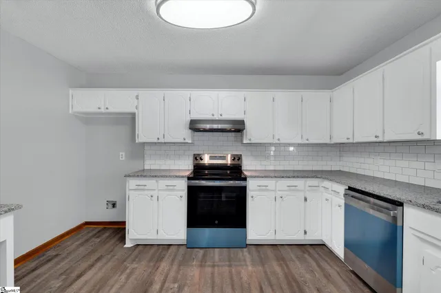 $324,900 | 130 Poplar Knoll Drive, Moore, SC 29369