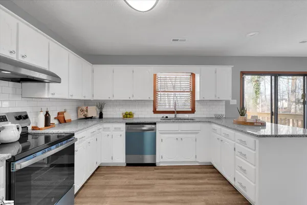 $304,900 | 130 Poplar Knoll Drive, Moore, SC 29369