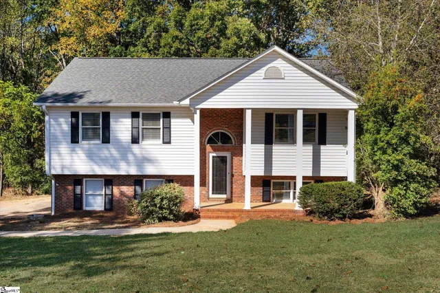 $324,900 | 130 Poplar Knoll Drive, Moore, SC 29369